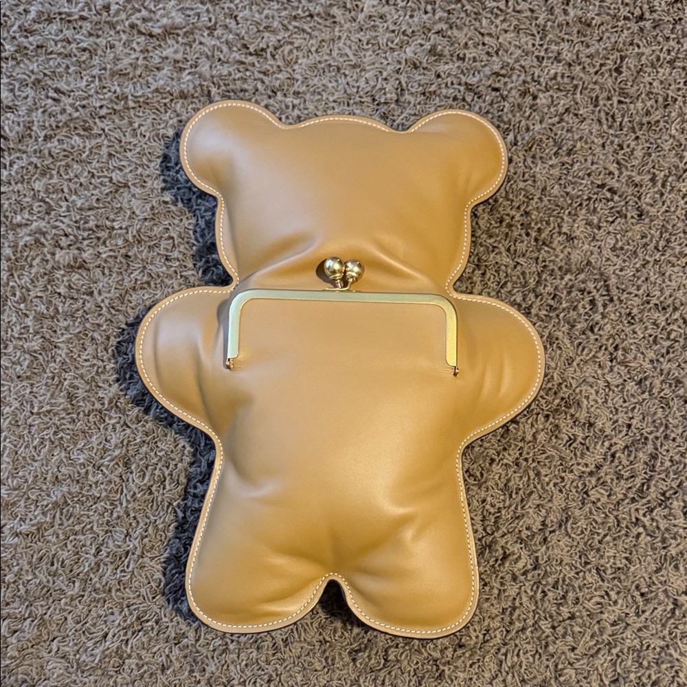 SUPER RARE!!! Coach Teddy Kisslock bag in honey brown!
